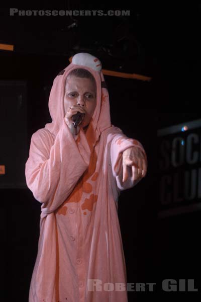 DIE ANTWOORD - 2010-11-17 - PARIS - Social Club - Anri du Toit [Yolandi Visser]